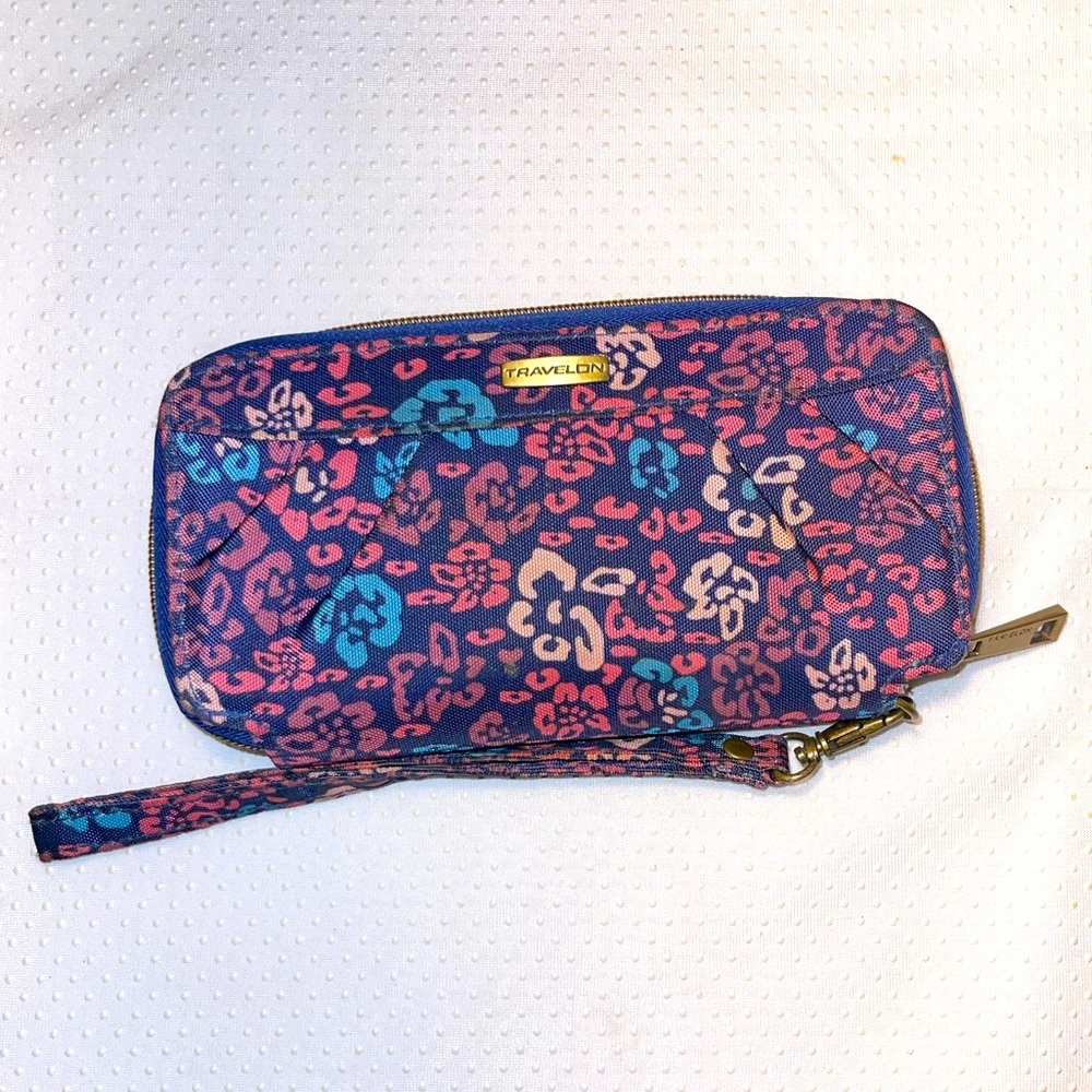 Travelon Women’s Wallet Organizer Clutch Wristlet Multicolor Floral Print.
